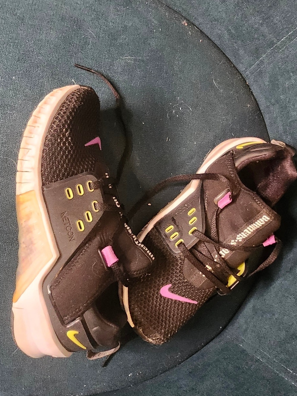 Nike Black Running Shoes with Pink Swoosh - Picture 5 of 10